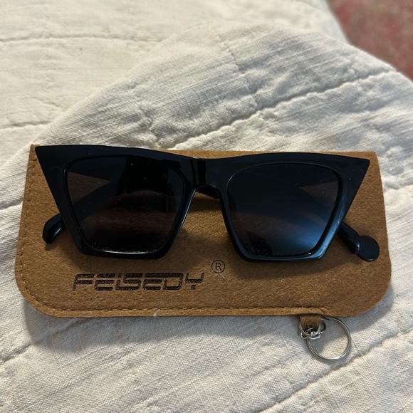 FEISEDY Vintage Square Cat Eye Women’s Cateye Sunglasses - Picture 1 of 5